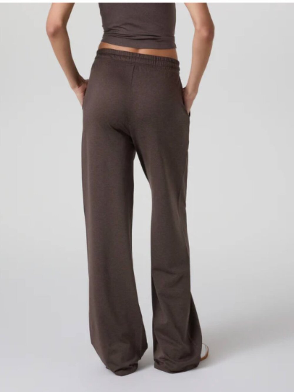 Vuori Halo Essential Wideleg Pant - Short - Picture 3 of 4